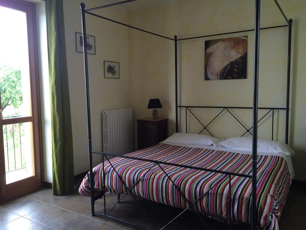 La Terrazza Del Barbaresco Bed & Breakfast Neviglie Room photo