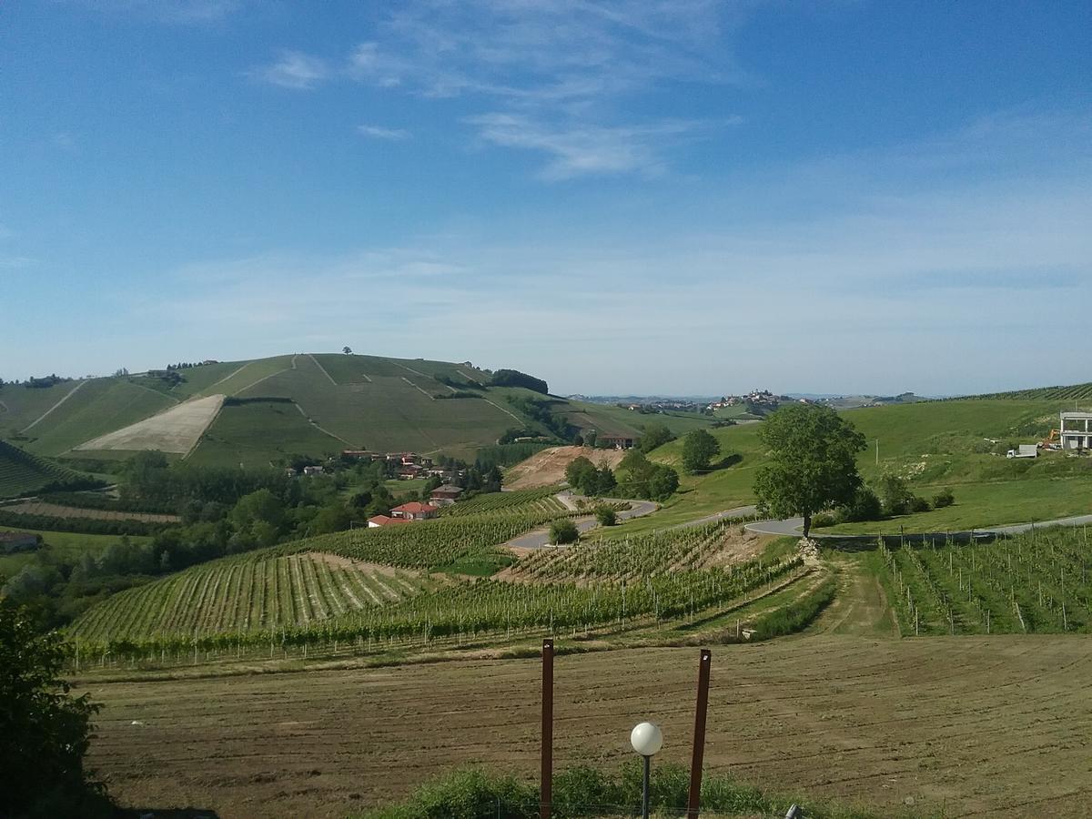 La Terrazza Del Barbaresco Bed & Breakfast Neviglie Exterior photo