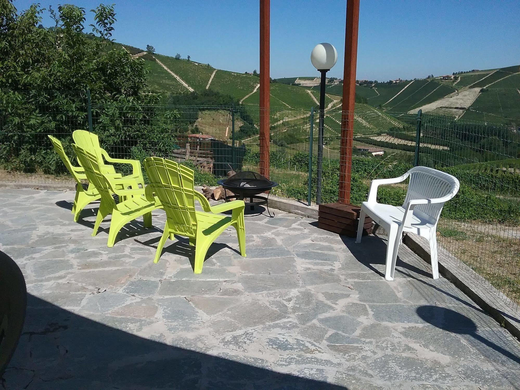 La Terrazza Del Barbaresco Bed & Breakfast Neviglie Exterior photo